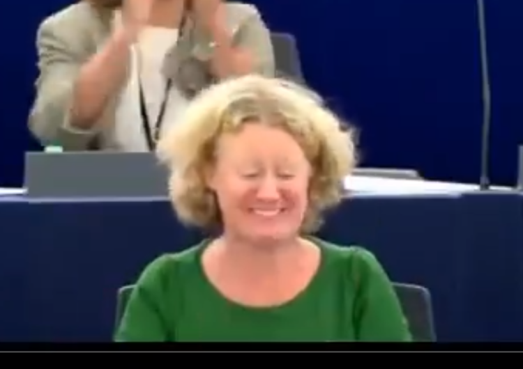  [Wideo] Tak wyglądał wybuch radości europejskich elit po głosowaniu przeciw Węgrom
