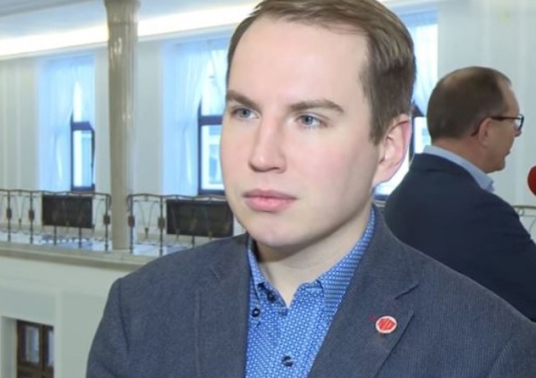 Adam Andruszkiewicz: "Polskojęzyczne media mają na celu zohydzenie wiary w Polsce"