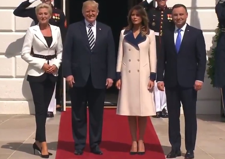  [video] Powitanie Prezydenta RP Andrzeja Dudy i Pierwszej Damy Agaty Kornhauser-Dudy w Białym Domu
