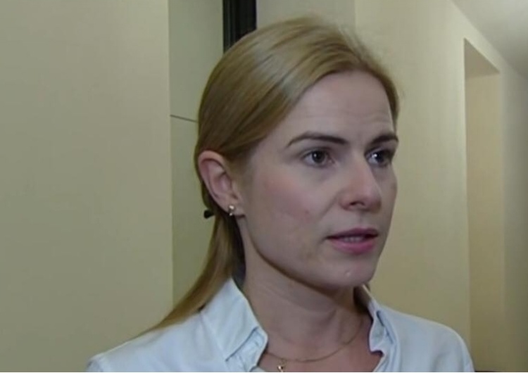 Joanna Schmidt przesłuchana w sprawie wożenia Obywateli RP w bagażniku. Czekają ją problemy?