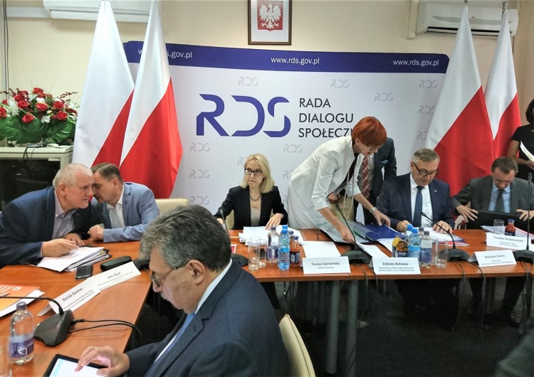 Budżet i aktywne starzenie się na posiedzeniu plenarnym Rady Dialogu Społecznego.