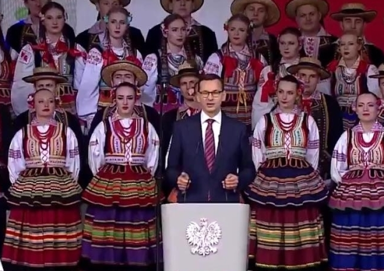  [video] Premier w Wąwolnicy: "Musimy zrobić wszystko, żeby polska wieś była pochodnią naszej wolności..."