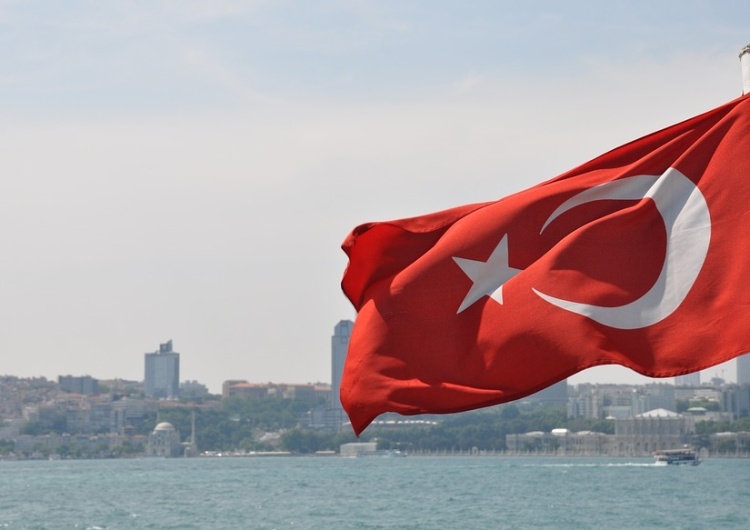  Turcja wycofuje się ze skandalicznej ustawy ws. agresji seksualnej wobec nieletnich