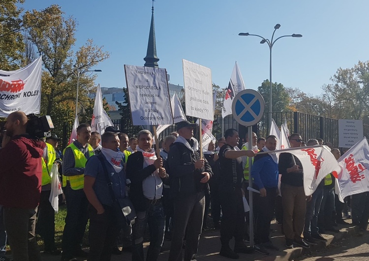  Trwa pikieta Straży Ochrony Kolei