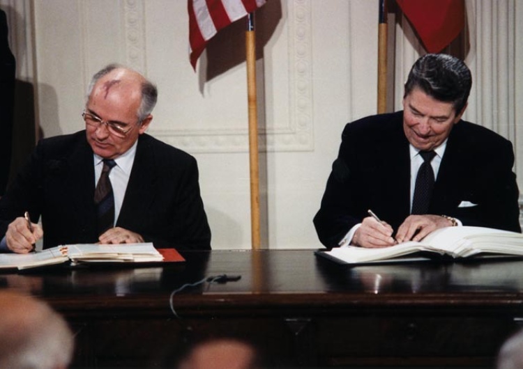  Stany Zjednoczone wycofują się z traktatu rozbrojeniowego z Rosją podpisanego przez Reagana i Gorbaczowa?