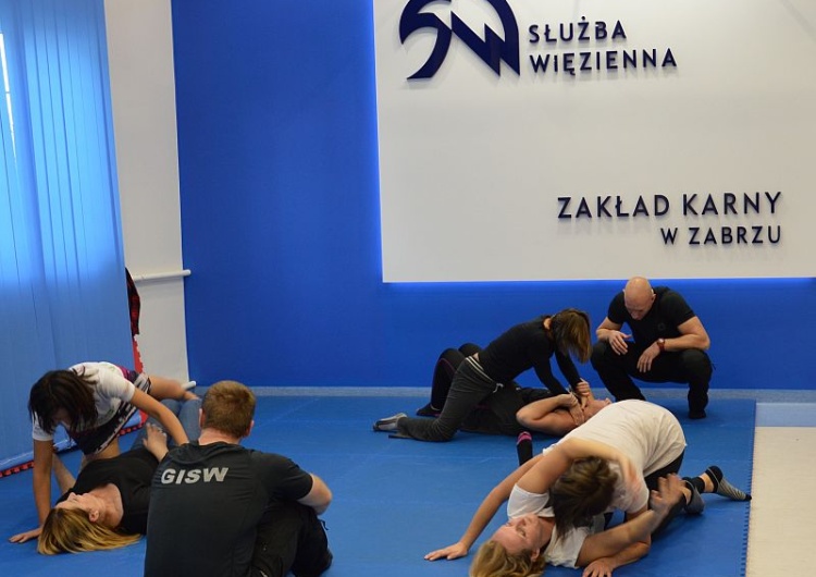 Pracownicy Służby Więziennej szkolili kuratorów sądowych, jak radzić sobie w sytuacji zagrożenia