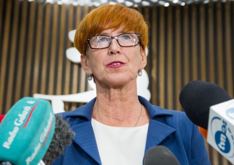 Minister Rafalska: Nie ma planów rozszerzenia ograniczenia handlu na sobotę. To kłamstwo