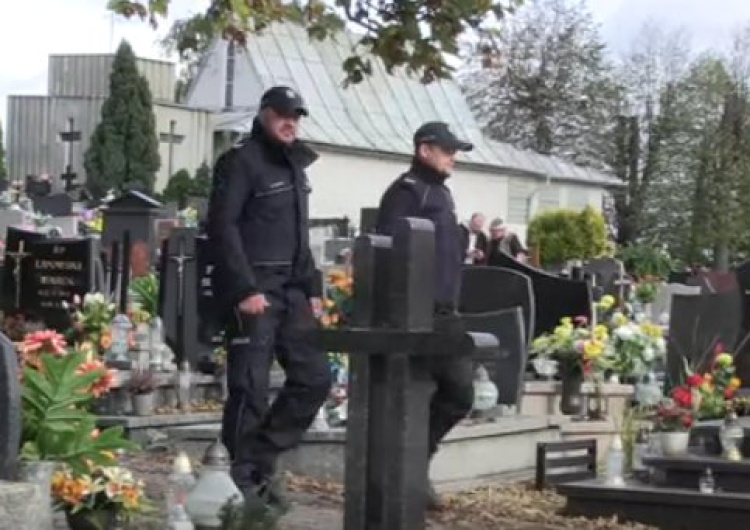 Kradł kwiaty z nagrobków. Grozi mu do 5 lat więzienia