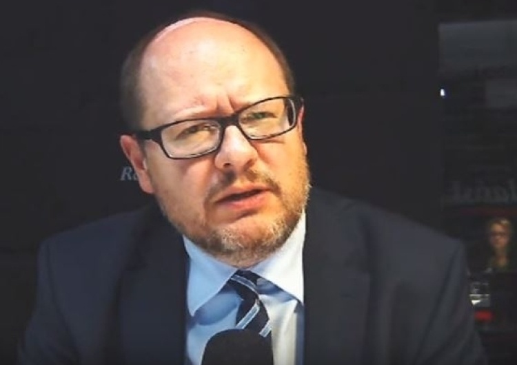 Paweł Adamowicz nie odpowie za nazwanie działacza MW "faszystą" i użycie wobec niego siły fizycznej