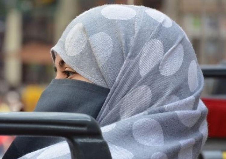  W Lublinie opluto Niemkę w hidżabie