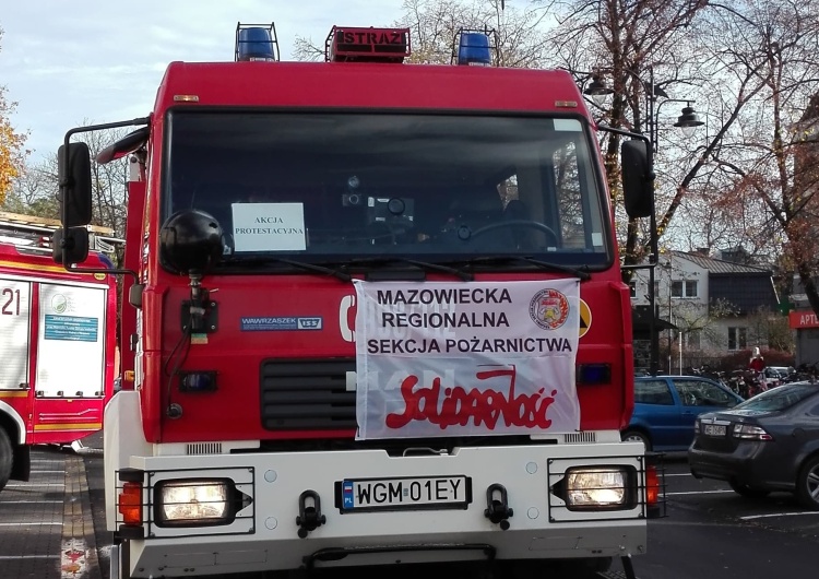  Koniec strajku policjantów i strażaków. MSWiA uległo żądaniom związków zawodowych