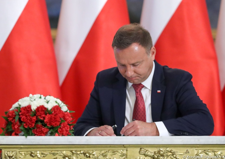 Prezydent do głów państw: "Dzień ten świętujemy w Polsce z dumą i radością..."