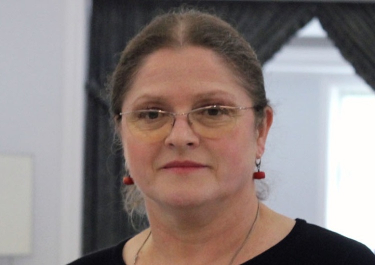 Krystyna Pawłowicz: Nie chcemy islamskich chirurgów i tęczowych rurek!