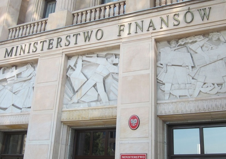 Ministerstwo Finansów: NBP jest gotowy natychmiast uruchomić wsparcie dla banków L. Czarneckiego