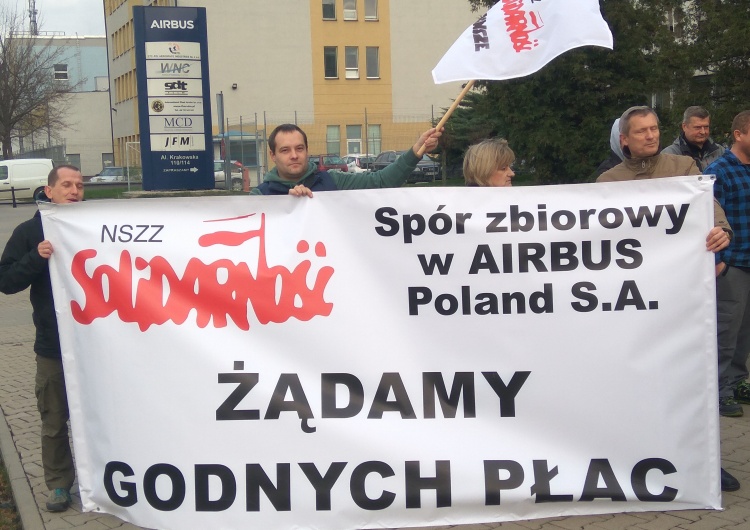 AB Spontaniczne spotkanie pracowników  Airbus Poland S.A. Żądają godnych płac