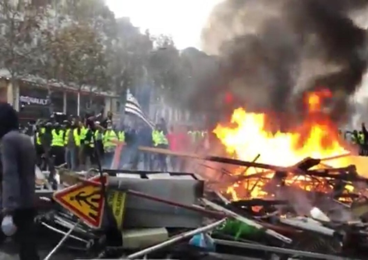  [video] Paryż płonie. Opłakany finał zamieszek dla stolicy Francji