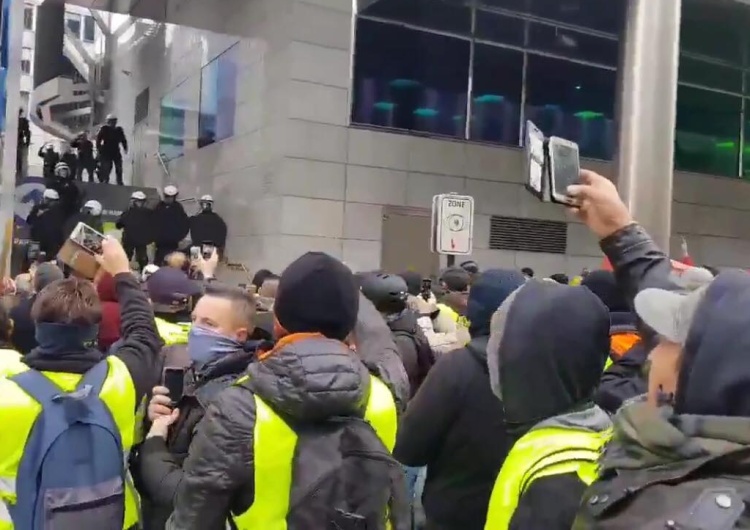  [video] Żółte kamizelki przed Parlamentem Europejskim w Brukseli