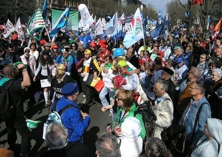  Silna baza członkowska priorytetem związków zawodowych. Rezolucja EKZZ