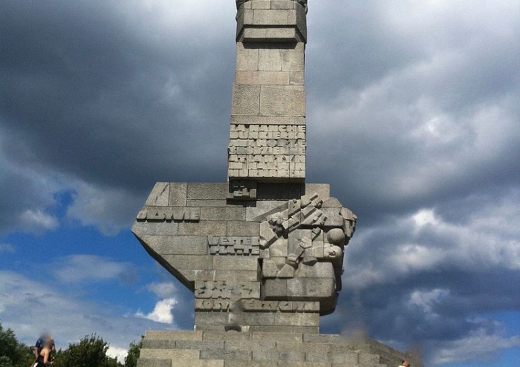  Jerzy Bukowski: Kot ocierający się o Pomnik na Westerplatte. Skandaliczny kalendarz