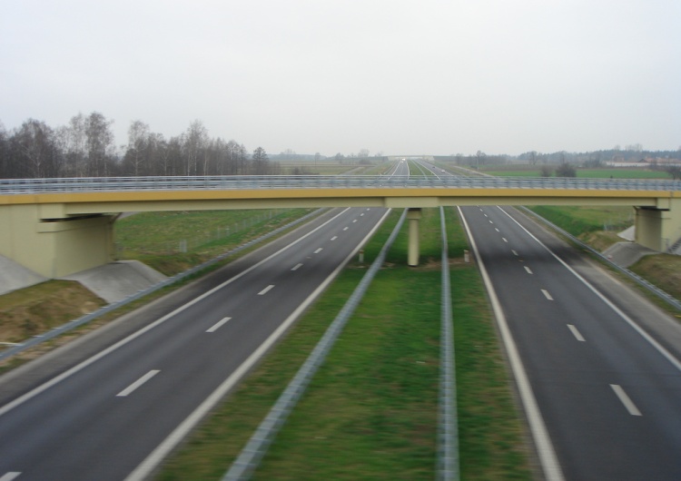  Protest rolników na A2. Wspiera ich Obóz Narodowo-Radykalny  