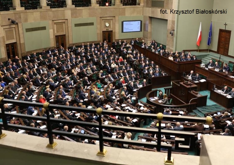  [video] Sejm odrzucił wniosek opozycji o wotum nieufności. Zobacz dlaczego ławy rządowe zrywały boki