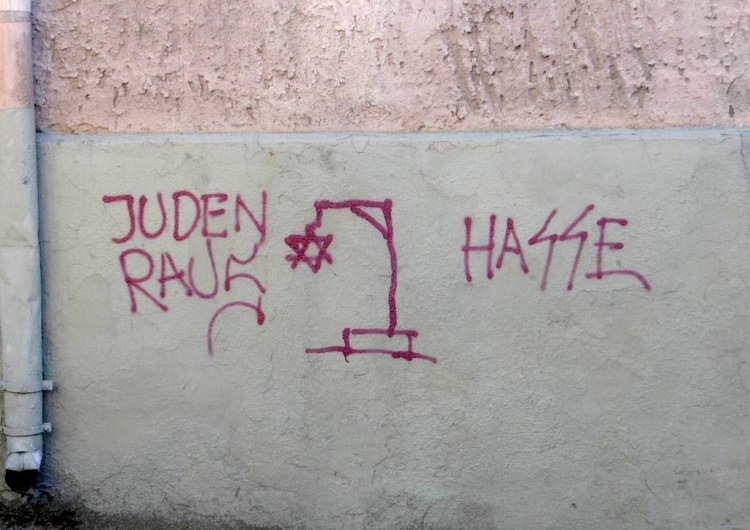  Francja: Nieznani sprawcy zniszczyli żydowskie nagrobki
