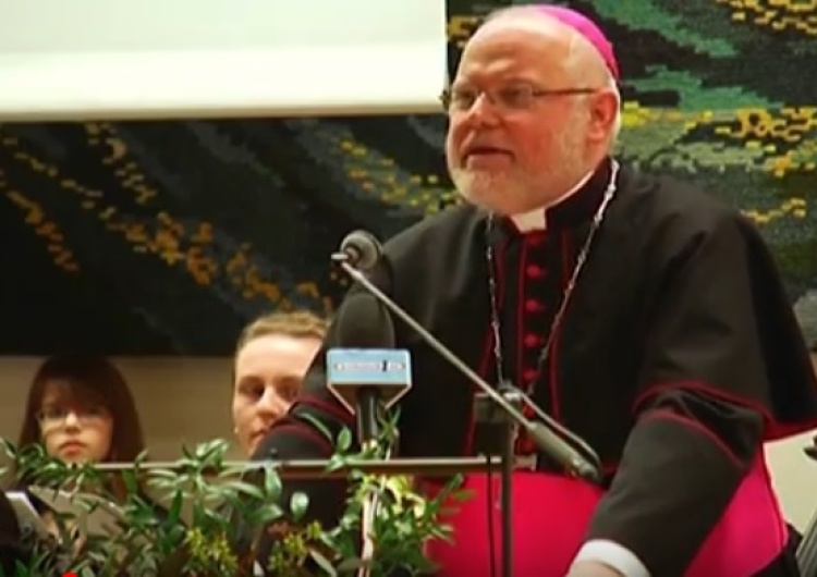 Niemieccy biskupi znów przepraszali. "Nadużycia władzy są w genach Kościoła”