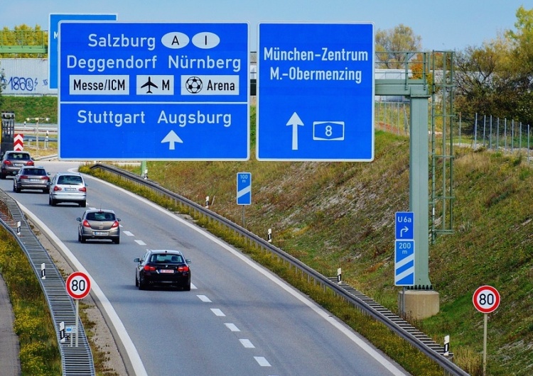  Niemieckie autostrady: krótkoterminowa winieta od 2,5 do 10 euro w zależności od wieku auta