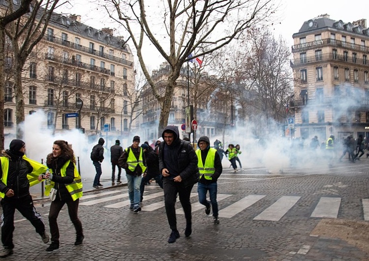  „Żółte kamizelki” znów wyszły na ulice Francji
