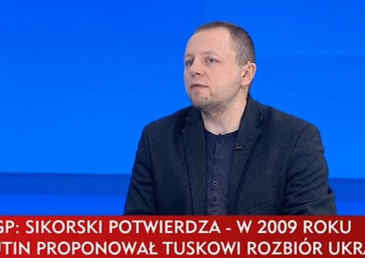 Cezary Krysztopa w TVP Info: Sikorski publikacją uderza w Tuska, nie Schetynę. Być może tu jest trop