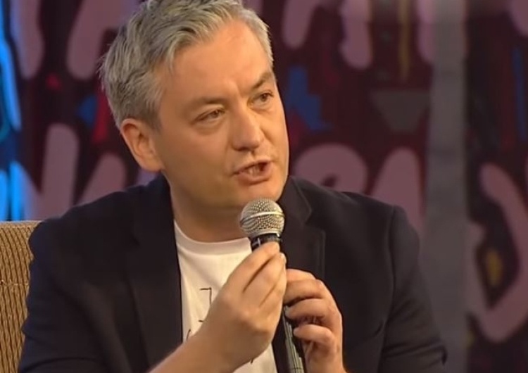 Robert Biedroń pozdrawia z kolejnej zagranicznej wycieczki. Hipokryzja? Przypominamy słowa polityka