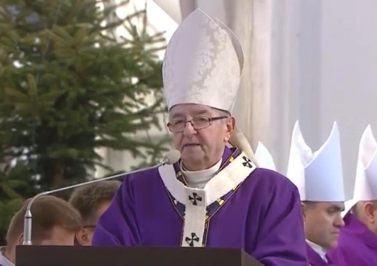 Abp Głódź: "Śmierć przyszła w połowie życia do śp. Pawła Adamowicza - ofiary zbrodniczego zamachu"