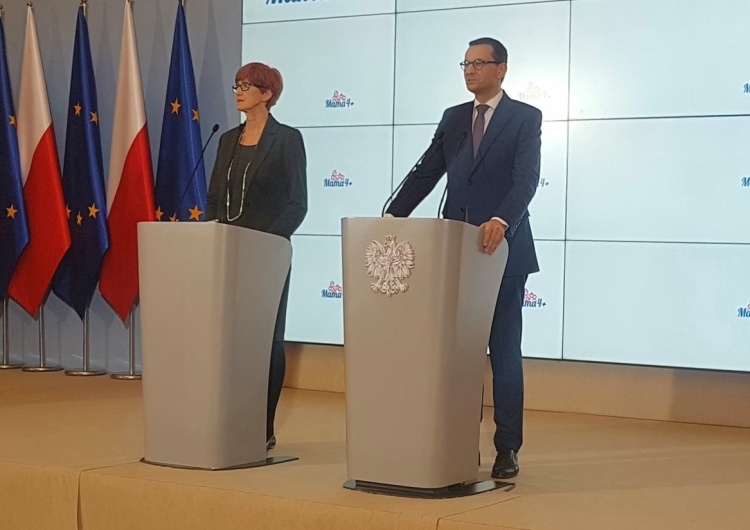 Premier ogłasza start programu Mama4Plus - świadczenia dla matek, które wychowały min. czworo dzieci