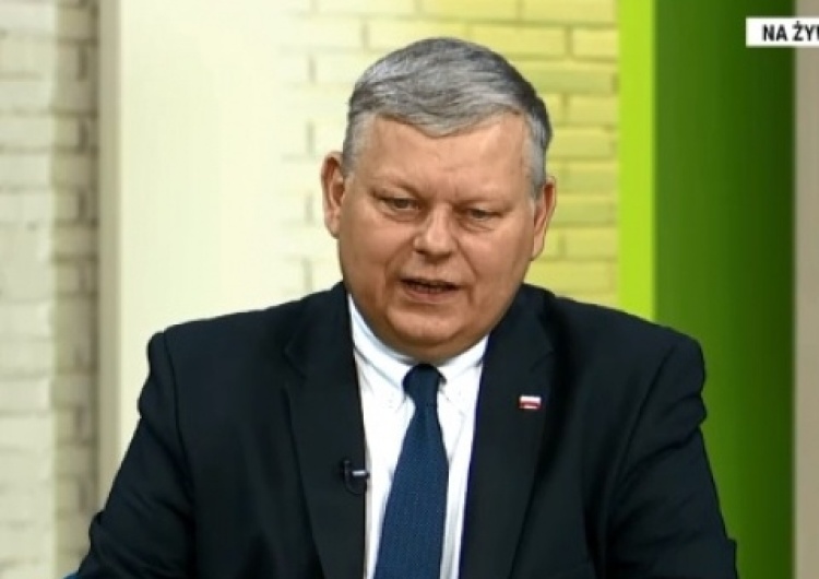 Marek Suski: Opozycja rzucając krzesłami i łamiąc mikrofony nieparlamentarnie atakuje rząd