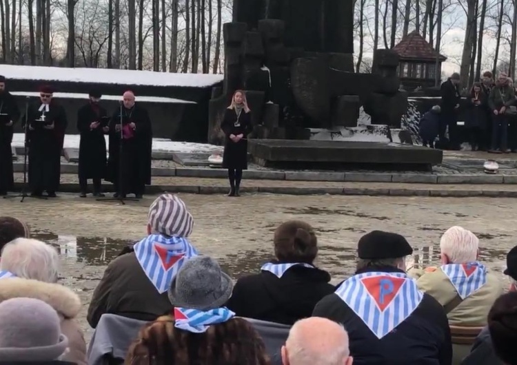  [video] Poruszające. Psalm 42 odmawiają w Auschwitz wspólnie trzej biskupi chrześcijańscy i rabin