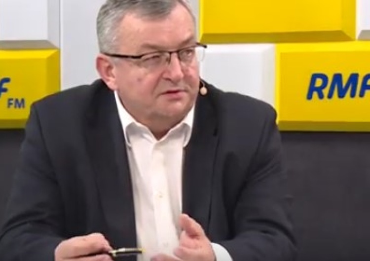  [Video] Min. Adamczyk u Mazurka: Prezes PiS wszędzie płaci gotówką, nie używa bankomatu