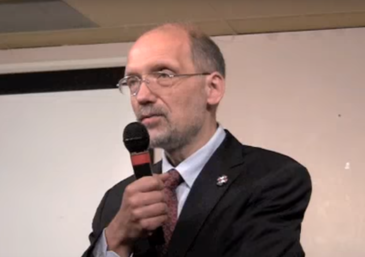 Prof. Nowak: Ubolewam, że społeczeństwo w latach 2008-2014, było poddane tak bezczelnej propagandzie