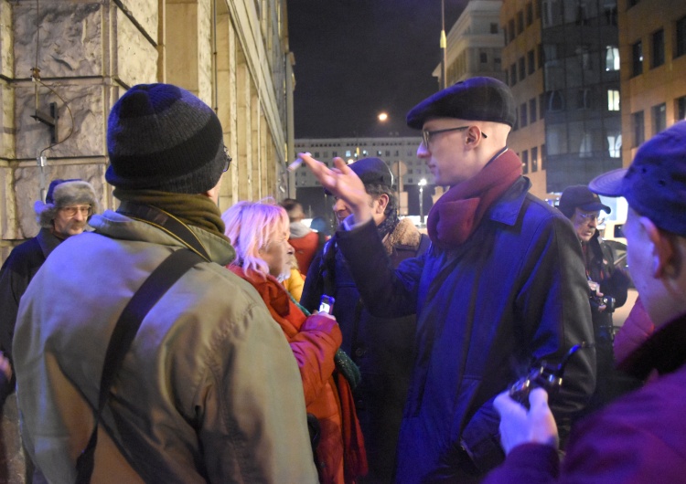 Tomasz Gutry [Nasza fotorelacja] Protesty przed TVP