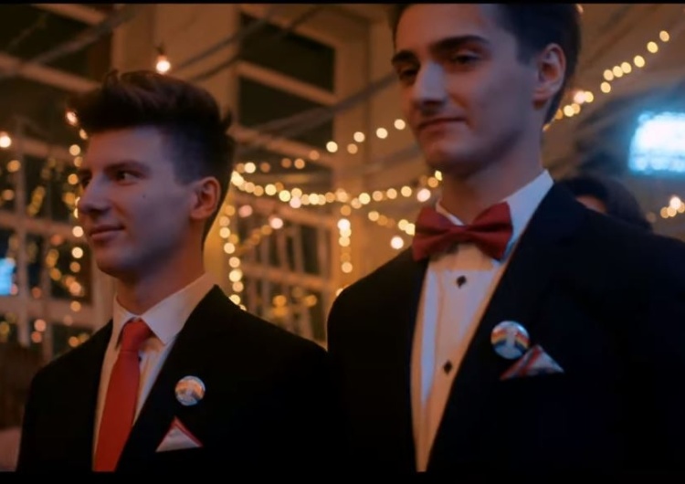  [video] Szkoły wspierają LGBT. Maturzyści zatańczyli "Poloneza równości" na studniówce w warszawskim SLO
