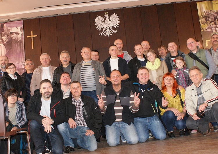 Solidarność ze słupskiej Scanii w Sali BHP Stoczni Gdańskiej Większy, znaczy silniejszy