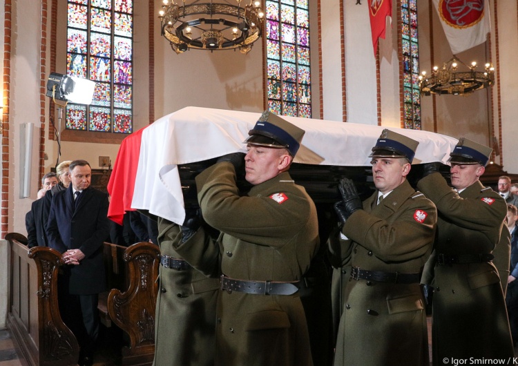 Rozpoczęła się ceremonia pogrzebowa śp. Jana Olszewskiego