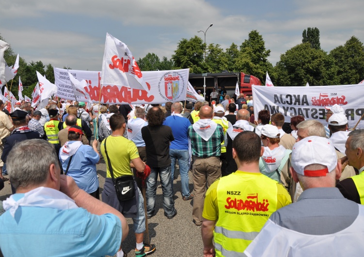 Wiec protestacyjny pracowników FCA Poland
