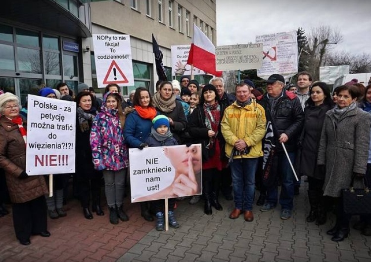 @Justyna Socha Sąd umorzył sprawę Justyny Sochy ze Stop NOP. "Odbieramy to jako próbę cenzury i zastraszenia"