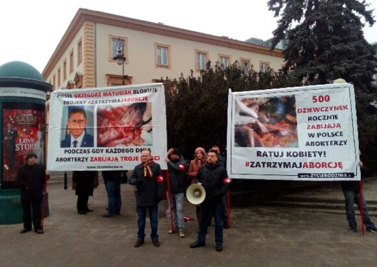 Dziś w stolicy Manifa "Jesteśmy córkami wiedźm", "Więcej genderu". Prolajferzy wyszli jej naprzeciw