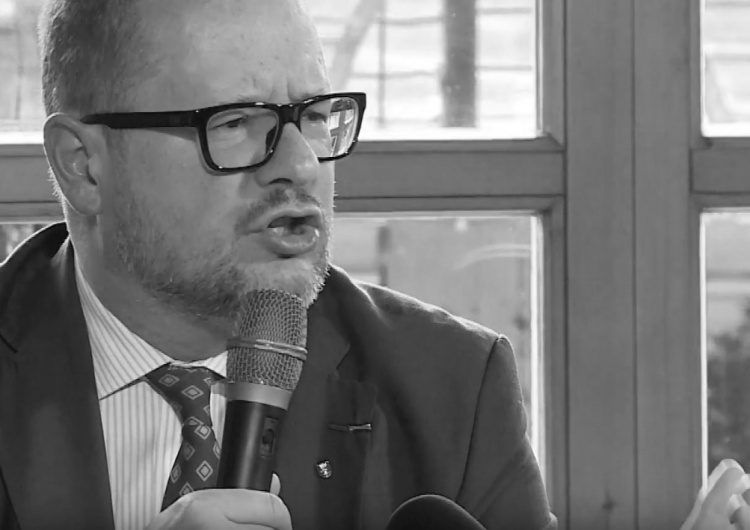  Biegły sądowy twierdzi, że Adamowicz mógł żyć. Błędy medyczne? Błędy organizatora?