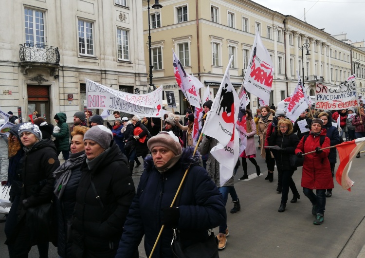  [Fotorelacja] Manifestacja pracowników sądów i prokuratur „Ostatki u premiera”