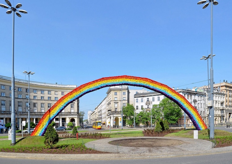  [Felieton "TS"] Cezary Krysztopa: Progresywna młodzież korporacyjna