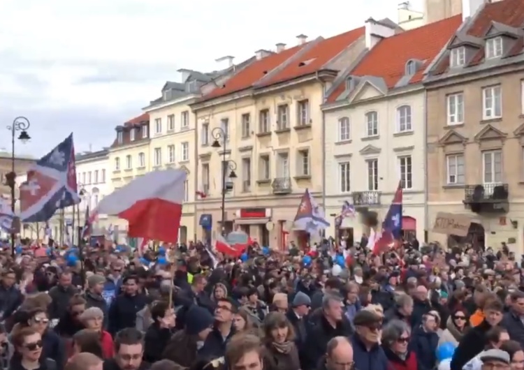  [Komentarze] Narodowy Marsz Życia: "Miłość zwycięży", "Jest moc", "Sukces", "Konstytucja!"