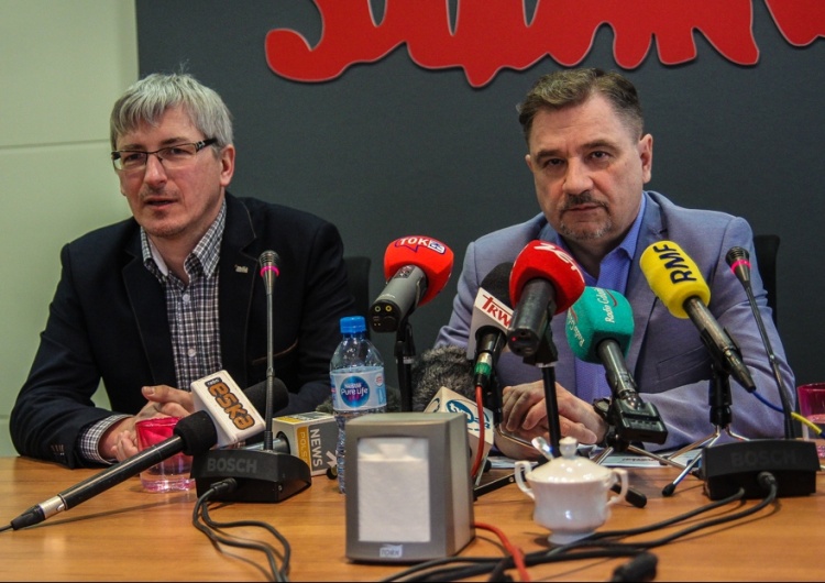 "Wasz program powinien ukazać się 1 kwietnia" Piotr Duda zakpił z TVN24 na konferencji prasowej