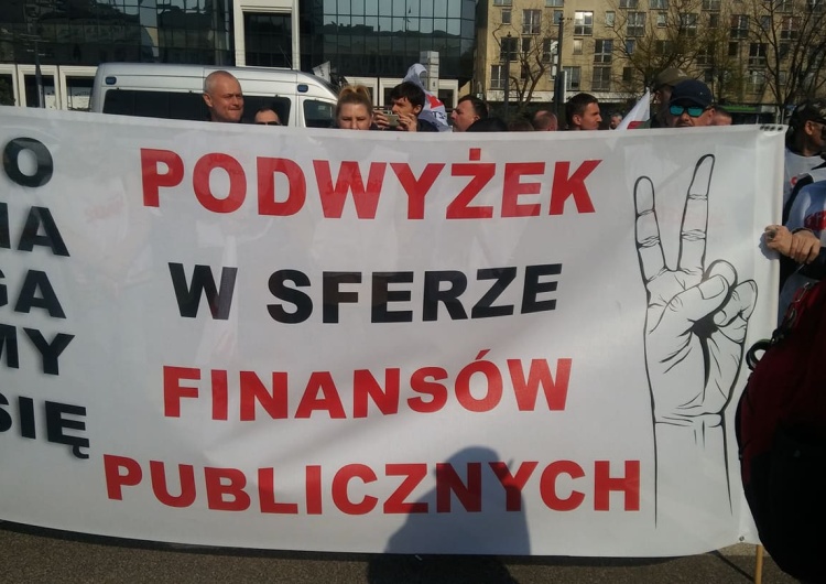  [Video] Relacja z protestu NSZZ "Solidarność" spod Urzędu Wojewódzkiego w Warszawie